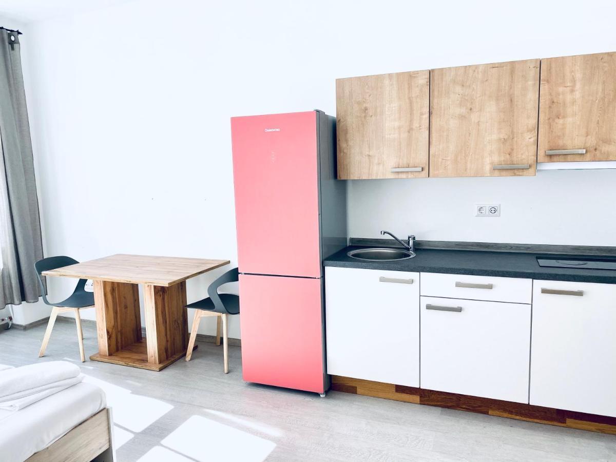 City Residence Rooms & Apartments Wina Bagian luar foto