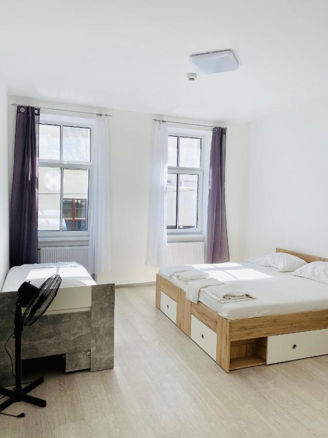 City Residence Rooms & Apartments Wina Bagian luar foto