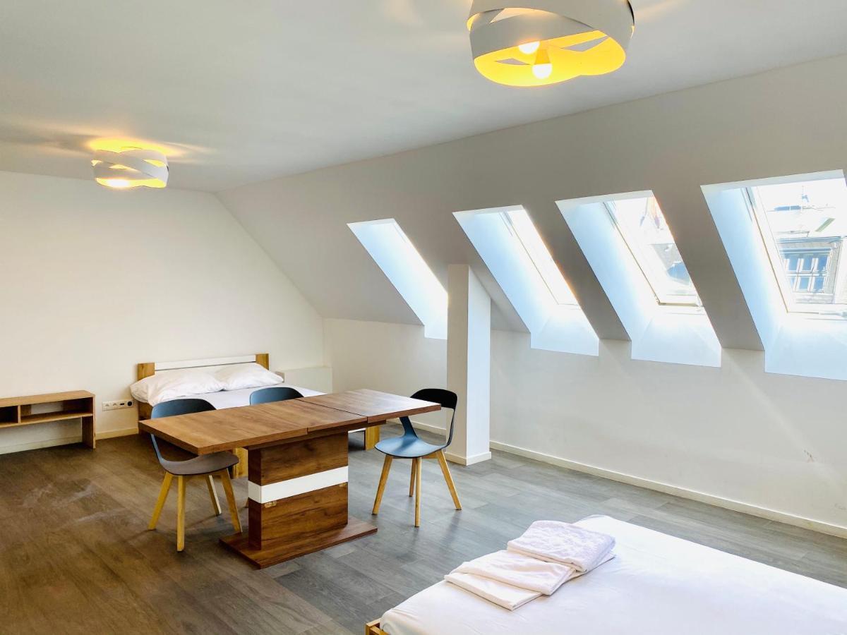 City Residence Rooms & Apartments Wina Bagian luar foto