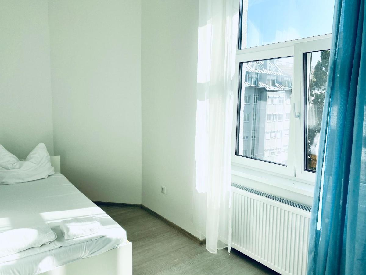City Residence Rooms & Apartments Wina Bagian luar foto