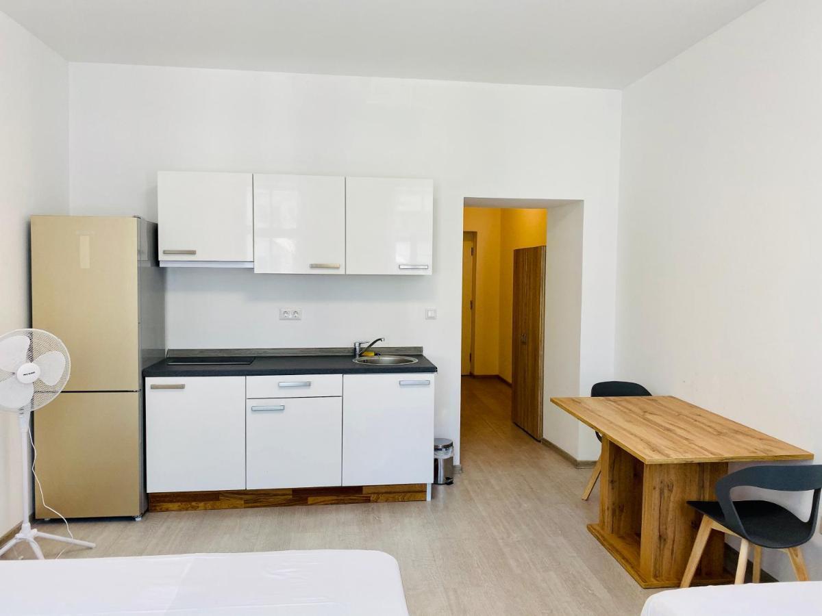 City Residence Rooms & Apartments Wina Bagian luar foto